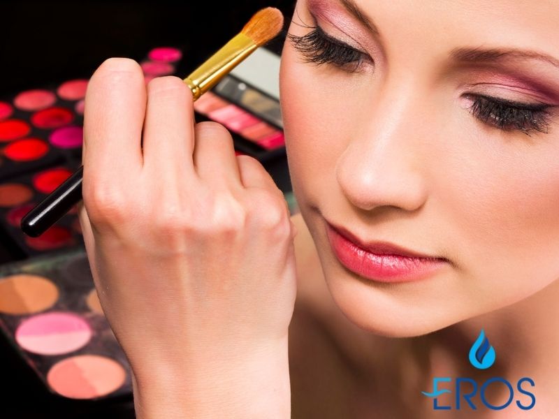 Cần tránh trang điểm để làn da luôn thoái mái sau khi trị nám bằng laser